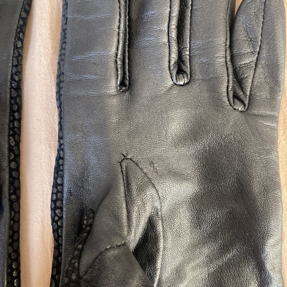 Black Leather Gloves - Picture 5 of 6